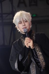 提灯看刺刀广播剧cv赵成晨-《提灯看刺刀》广播剧就一期？赵锦辛挡刀太带劲，赵成晨配音绝绝子！