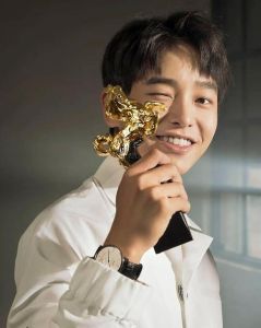 院线新片《得闲谨制》肖战彭昱畅主演 平台剧《时差一万公里》罗晋任素汐主演