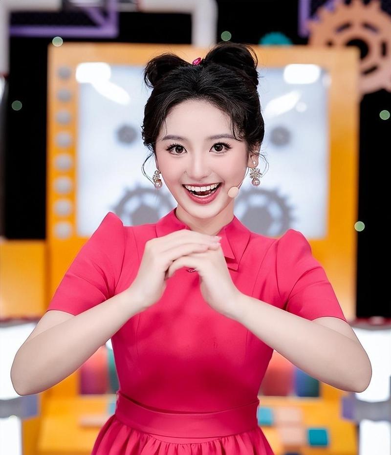 央视重点培养女主播严尚嘉任《笑有新生》主持谢娜坐镇_影音快讯 - 小白资源网