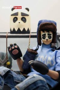 IN CHAOS潮流人偶配件套装，包含16件吊卡手套雷锋帽等，打造独特造型