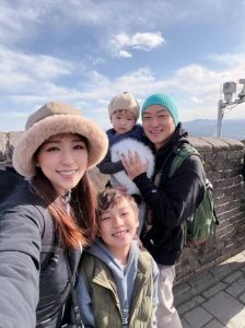 TVB孙慧雪北京游，全家乐融融，身材保持好！