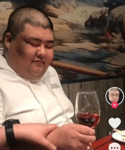 蔡国威患重病尿血就医TVB男星健康状况引担忧