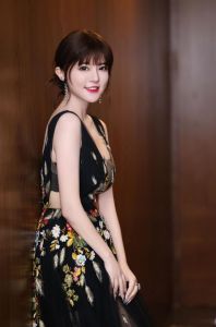 阿兰·达瓦卓玛情伤后专注事业，成立工作室成隐形富豪，身家40亿！